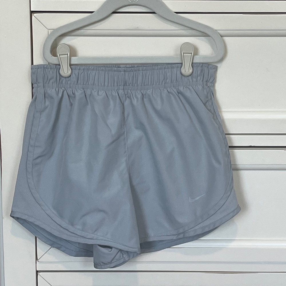 Nike Aesthetic Light Grey LIKE NEW CONDITION Shorts